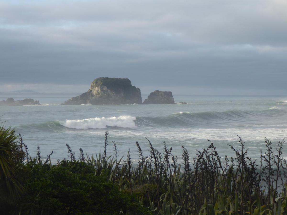 The Bay House Beachfront * Cape Foulwind